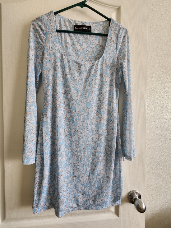 Gabrielle Union Dresses & Skirts - Gabrielle Union Light Blue Floral Long Sleeve Scoop Dress